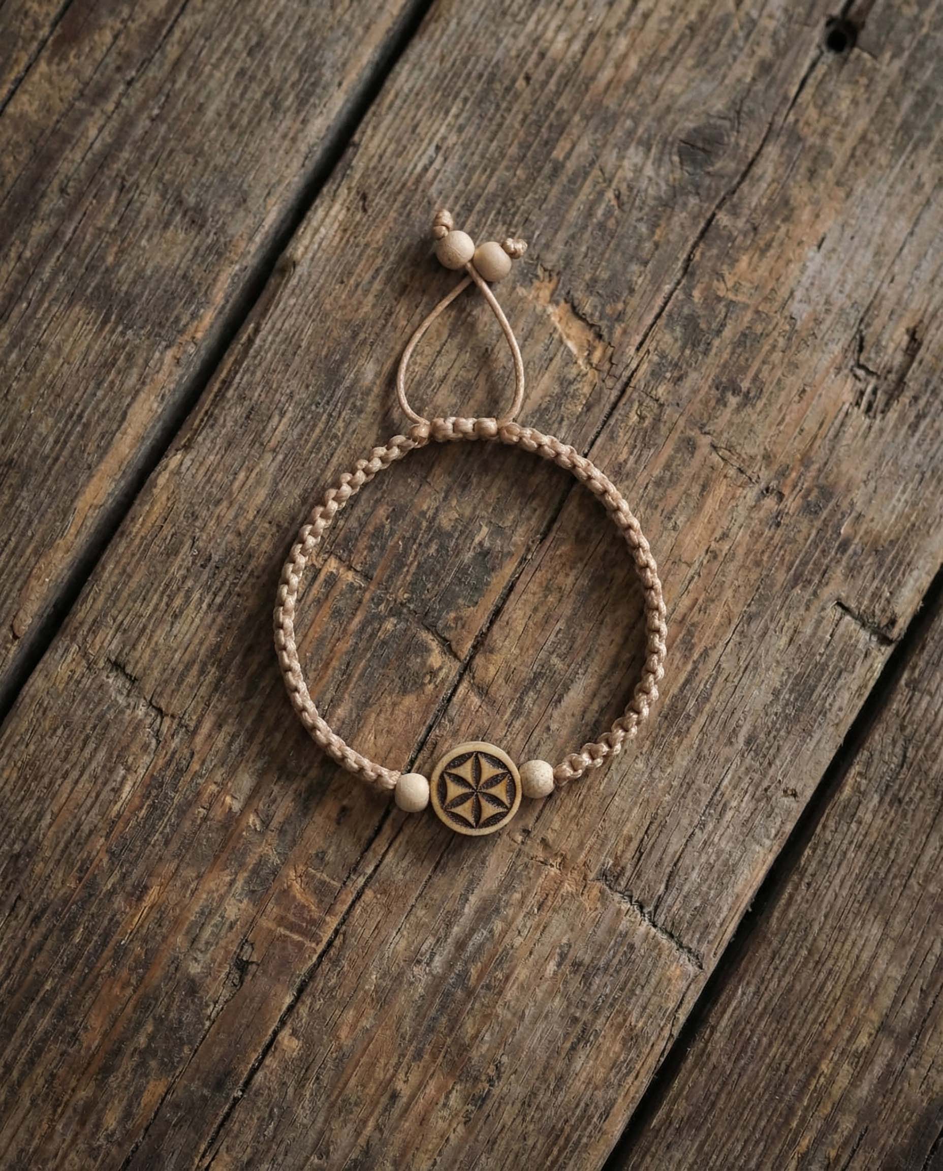Hand-Knotted Flower of Perun Bracelet – Engraved Wood